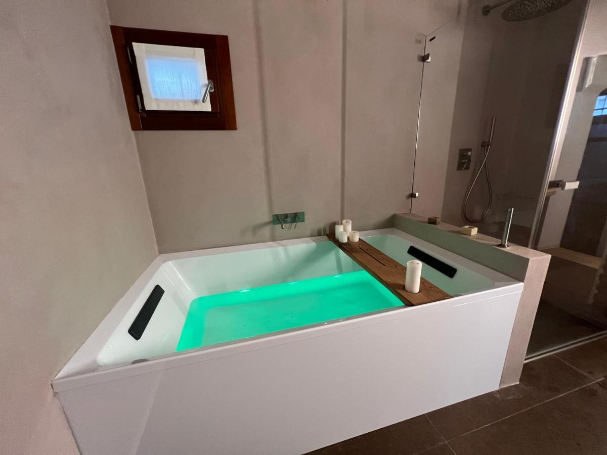 Venice Luxury Suite - Private Jacuzzi And Design Kültér fotó